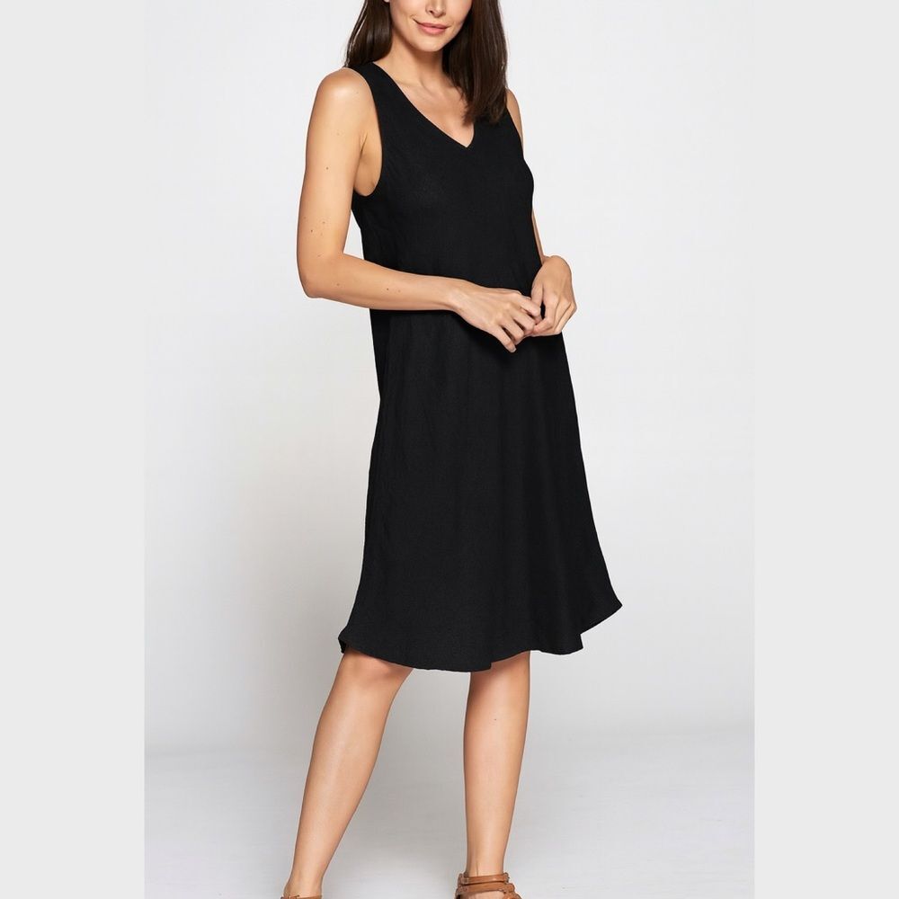 Match Point 100% Linen Sleeveless V Neck Dress in Black | Small